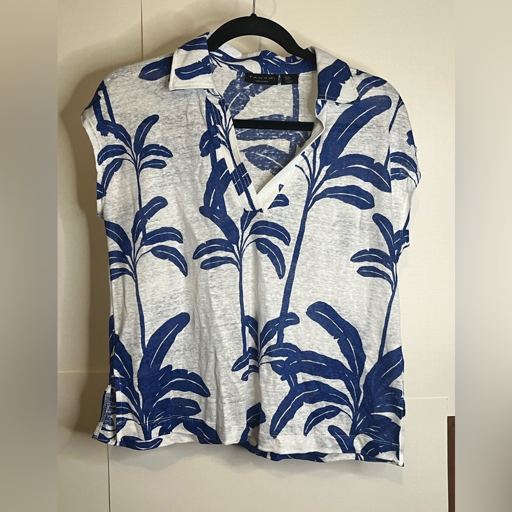 Tahari Women’s Size Small Blue & White Tropical Leaf Linen Boxy Short Sleeve Top